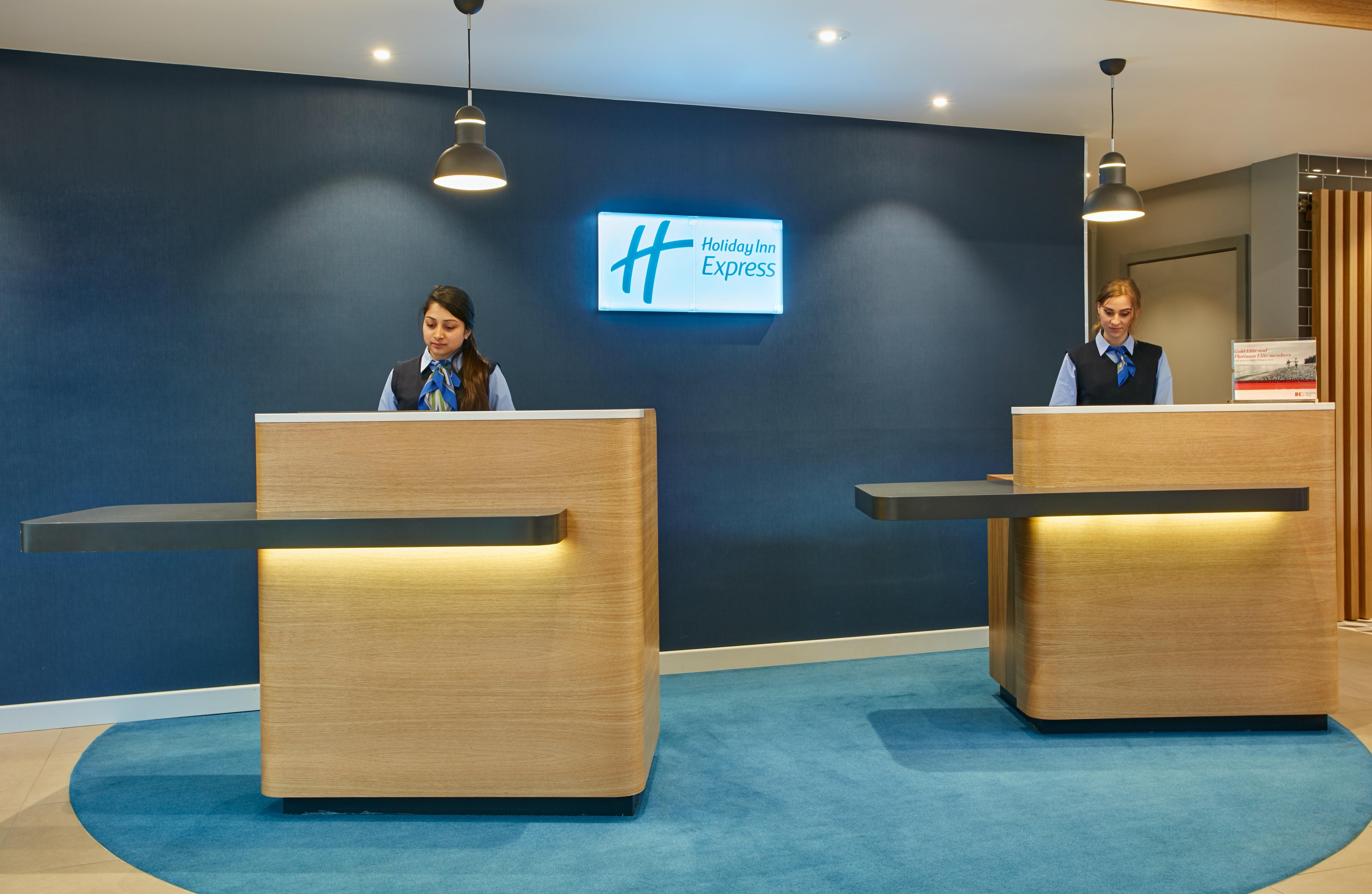 Holiday Inn Express London-Ealing Exterior foto